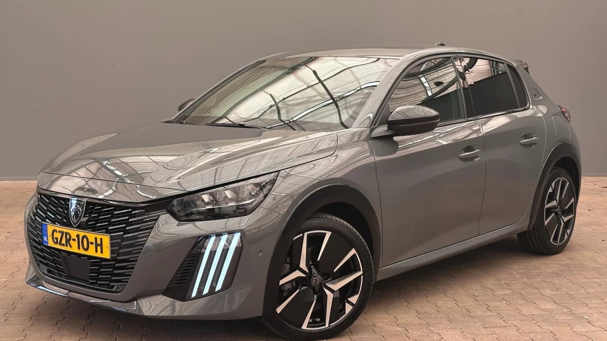 Peugeot 208 — foto 1