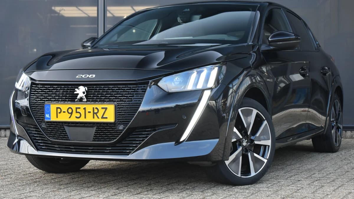Peugeot e-208 — foto 1