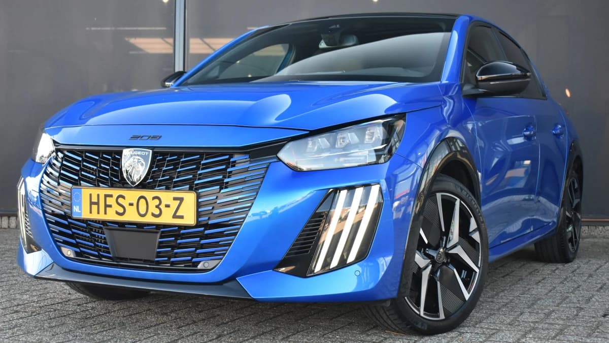Peugeot 208 — foto 1