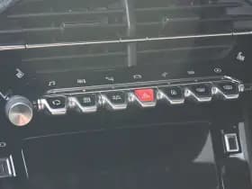 Peugeot e-208 thumbnail 19