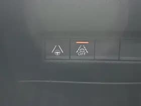 Peugeot e-208 thumbnail 23
