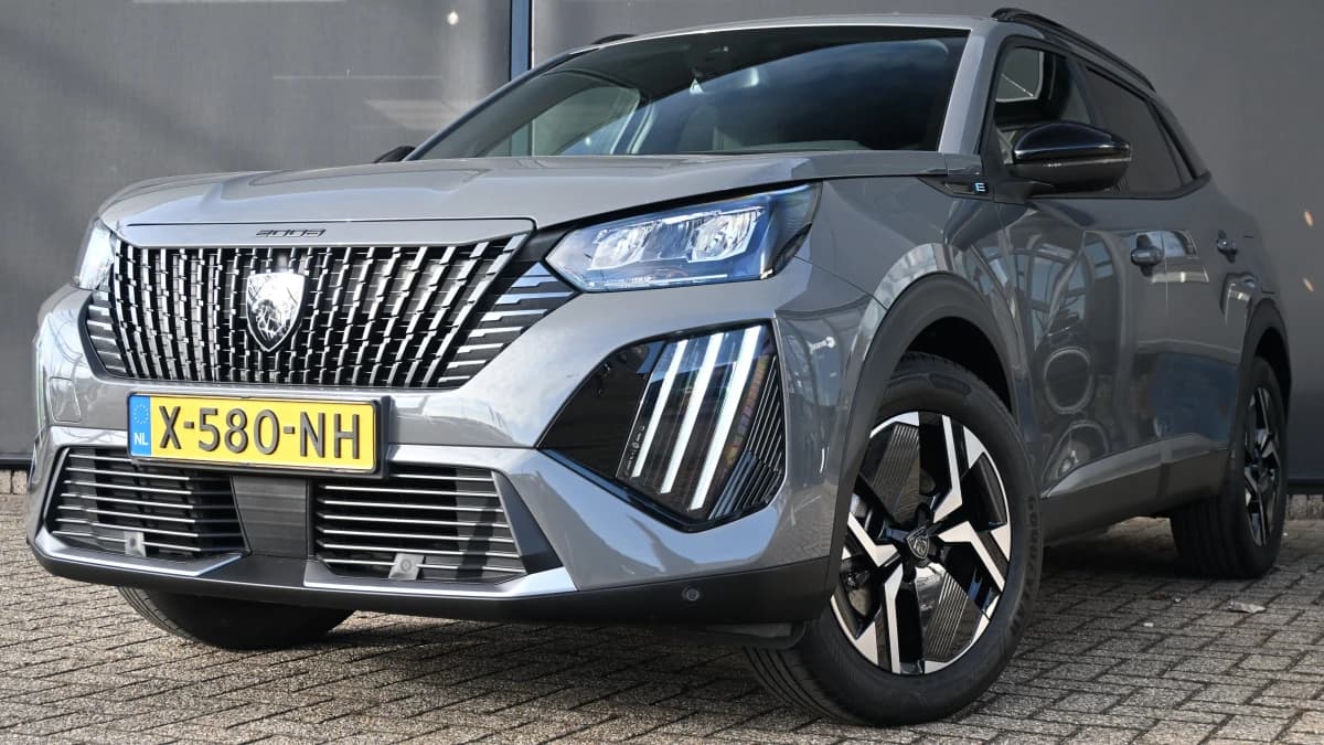 Peugeot e-2008 — foto 1