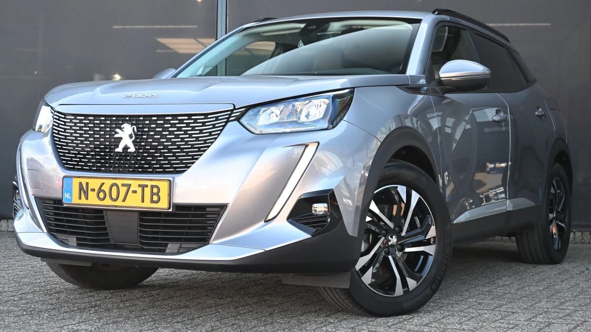 Peugeot e-2008 — foto 1