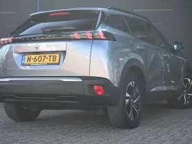 Peugeot e-2008 thumbnail 2
