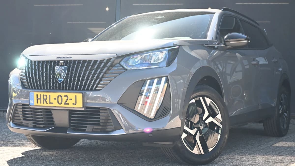 Peugeot e-2008 — foto 1