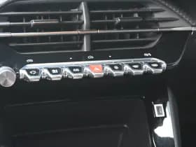 Peugeot e-2008 thumbnail 18