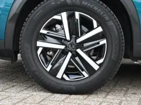 Peugeot e-2008 thumbnail 25