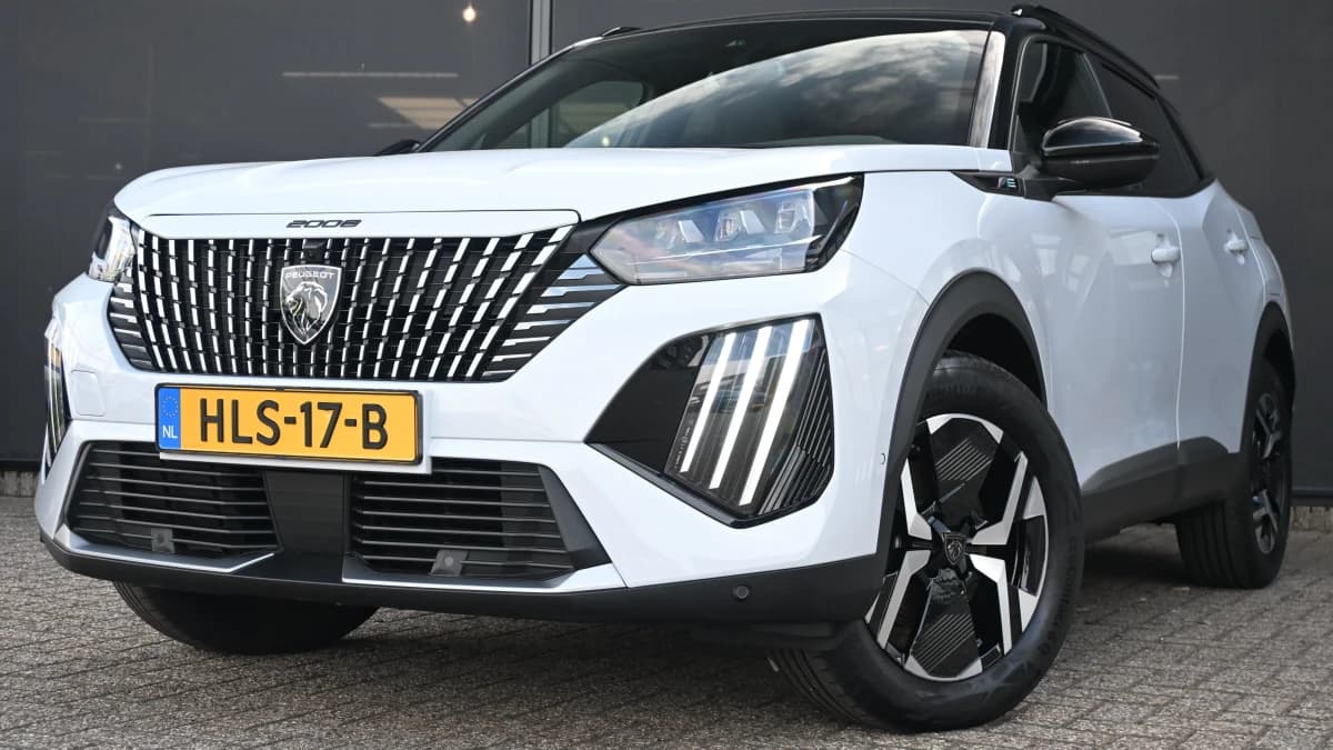 Peugeot e-2008 — foto 1
