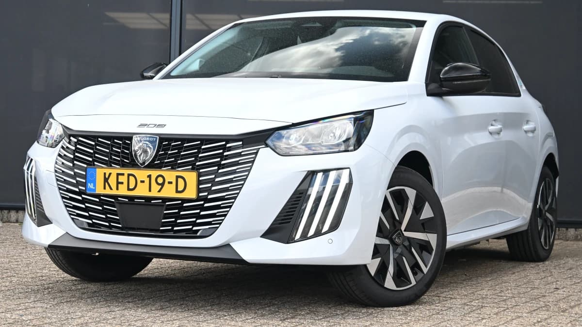 Peugeot e-208 — foto 1