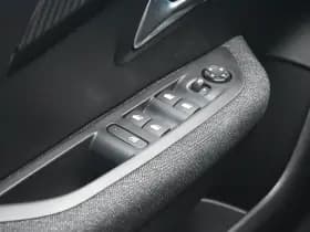 Peugeot e-208 thumbnail 14