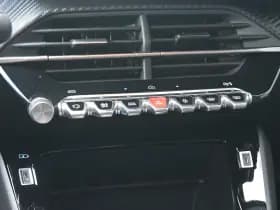 Peugeot e-208 thumbnail 16