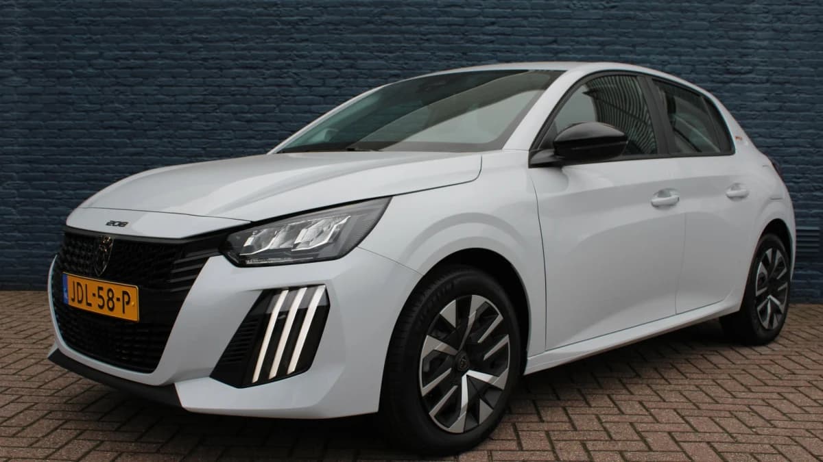 Peugeot 208 — foto 1