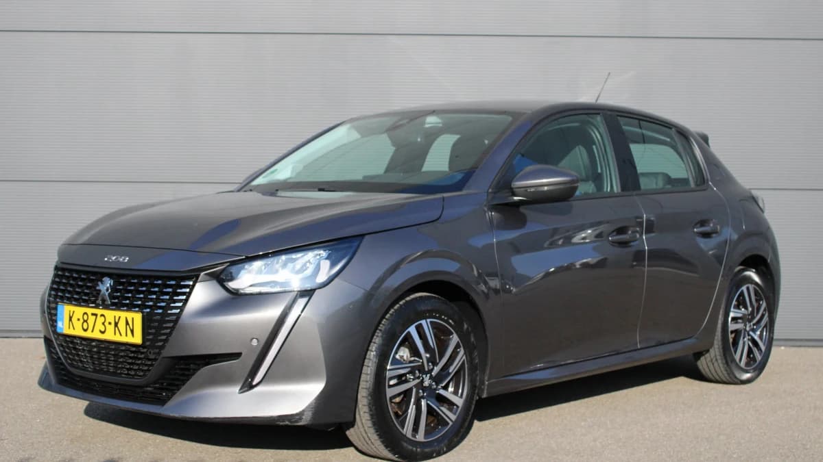 Peugeot 208 — foto 1