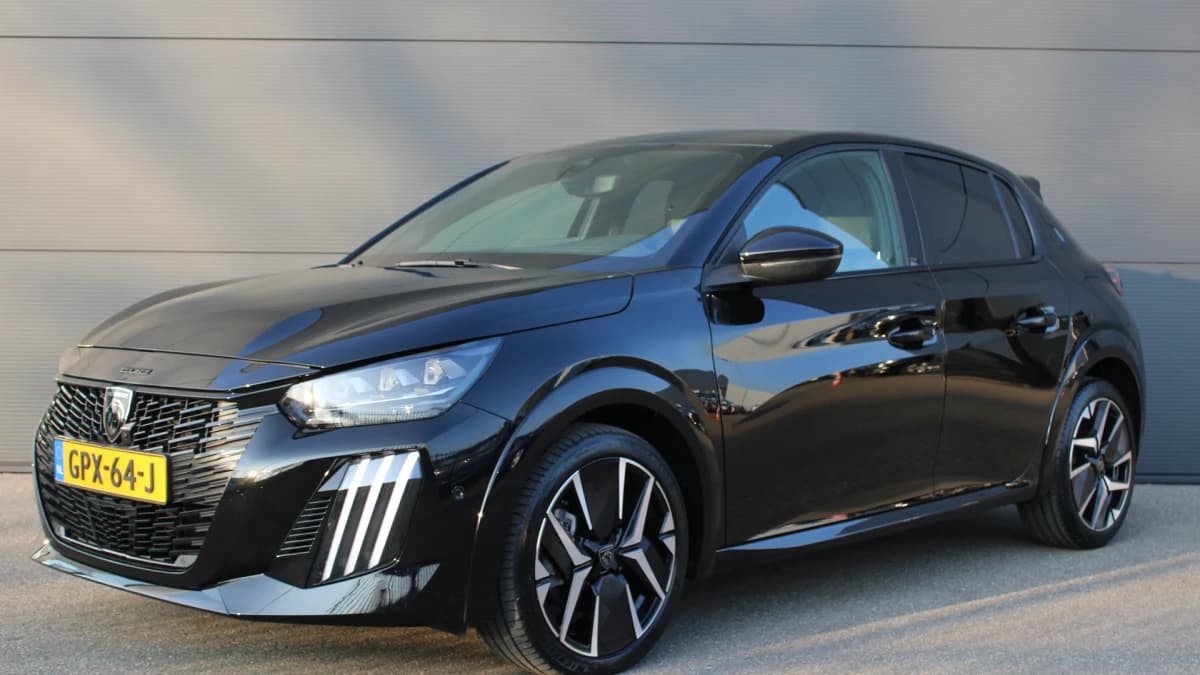 Peugeot 208 — foto 1