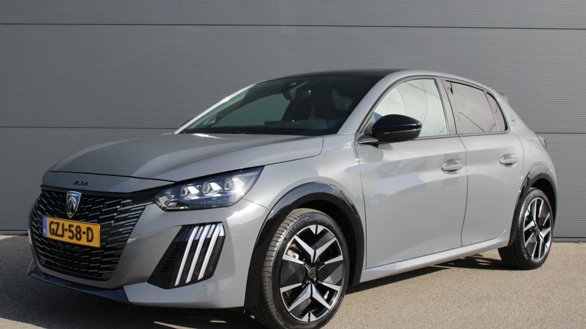 Peugeot 208 — foto 1