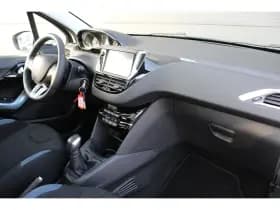 Peugeot 208 thumbnail 3