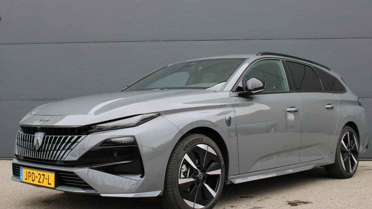 Peugeot e-308 — foto 1