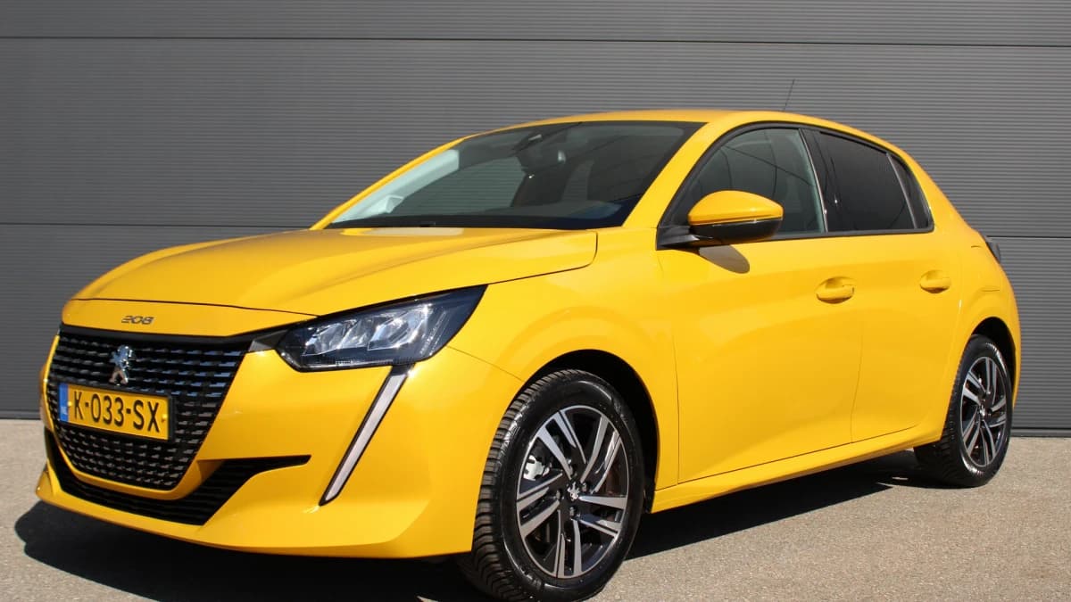 Peugeot 208 — foto 1