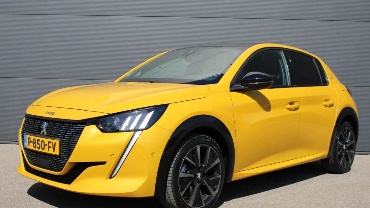 Peugeot 208 — foto 1