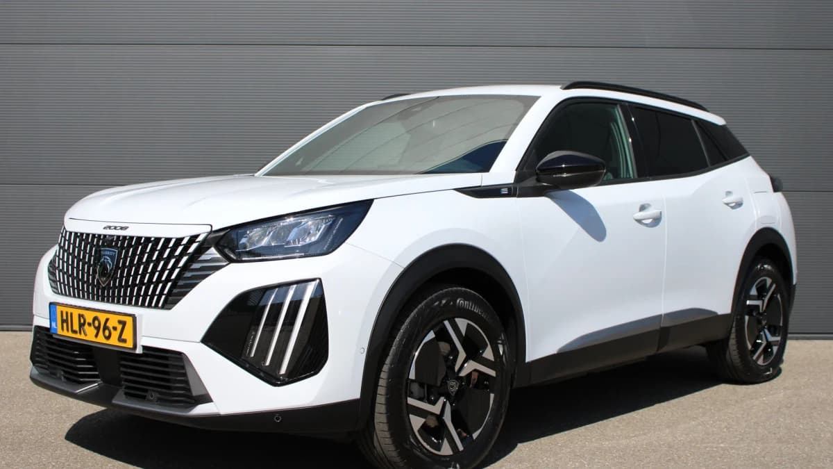 Peugeot e-2008 — foto 1