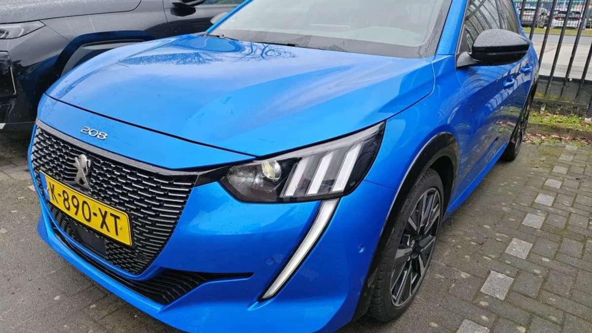 Peugeot 208 — foto 1