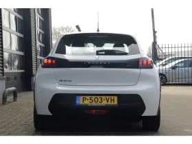 Peugeot e-208 thumbnail 2