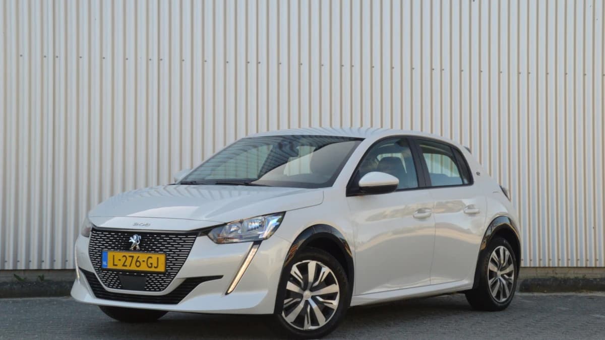 Peugeot e-208 — foto 1