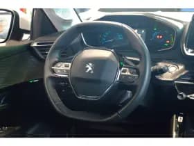 Peugeot e-208 thumbnail 11