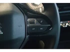 Peugeot e-208 thumbnail 16