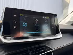 Peugeot e-208 thumbnail 18