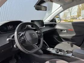 Peugeot e-208 thumbnail 9