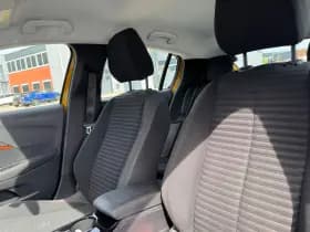 Peugeot e-208 thumbnail 10