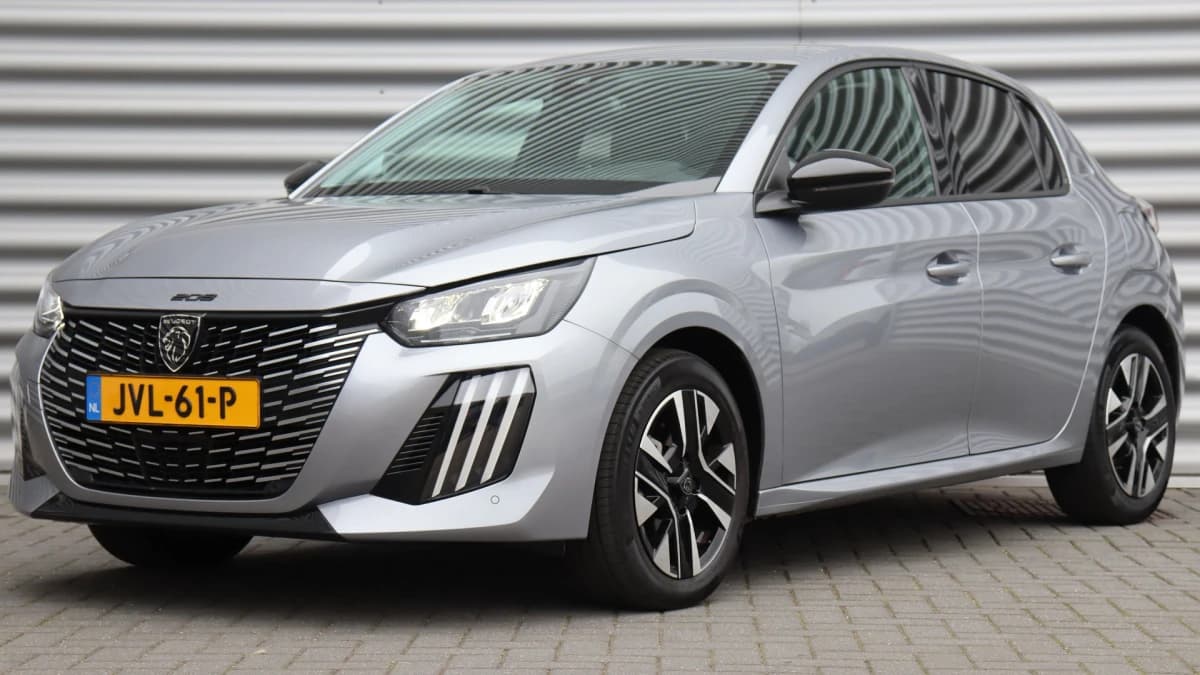Peugeot 208 — foto 1