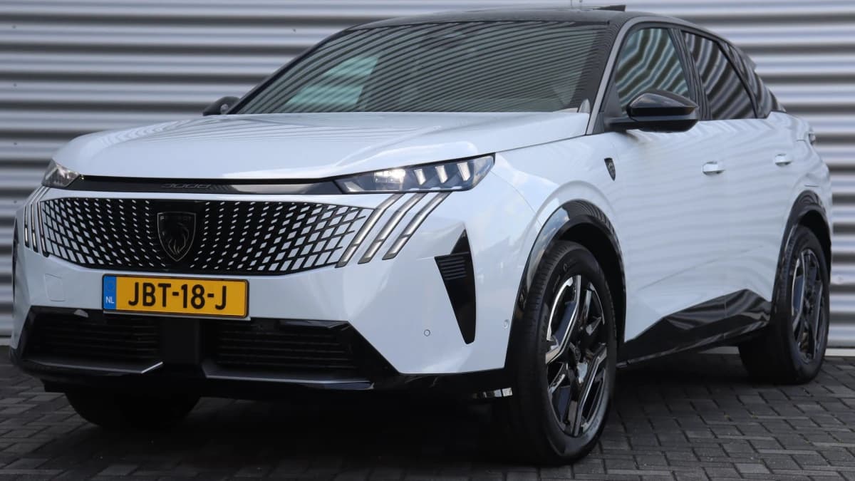 Peugeot e-3008 — foto 1