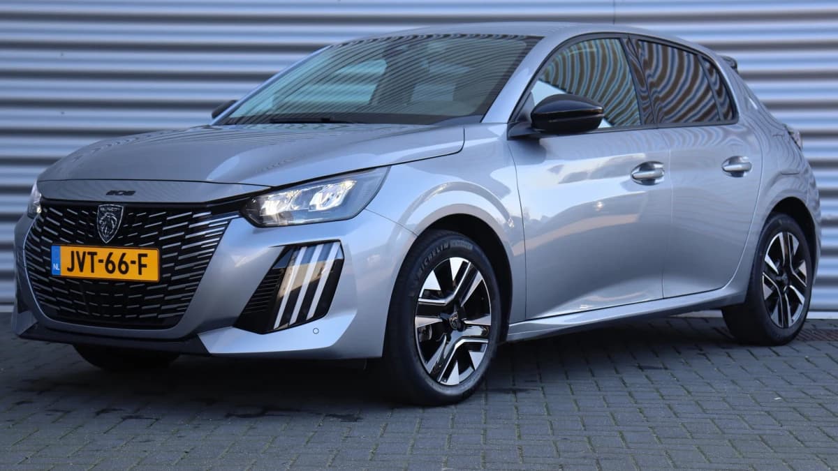 Peugeot 208 — foto 1