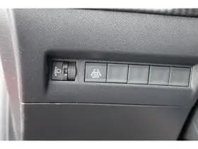 Peugeot e-208 thumbnail 19