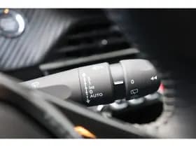 Peugeot e-208 thumbnail 25