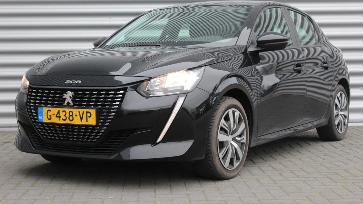 Peugeot 208 — foto 1