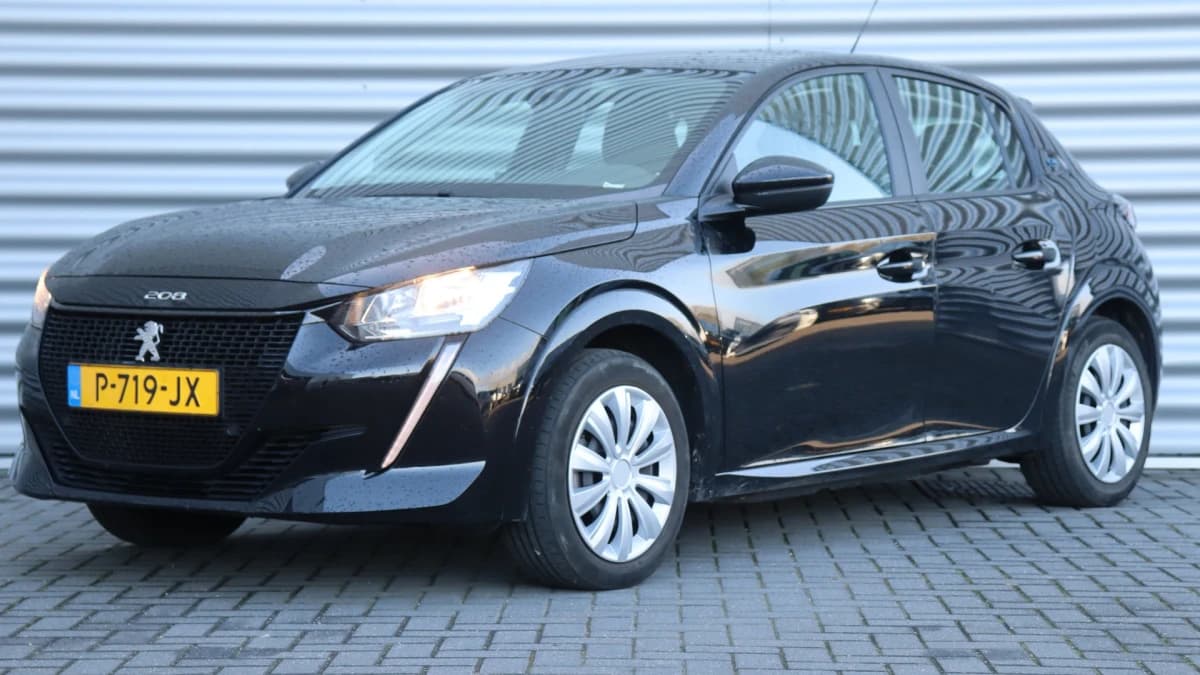 Peugeot e-208 — foto 1