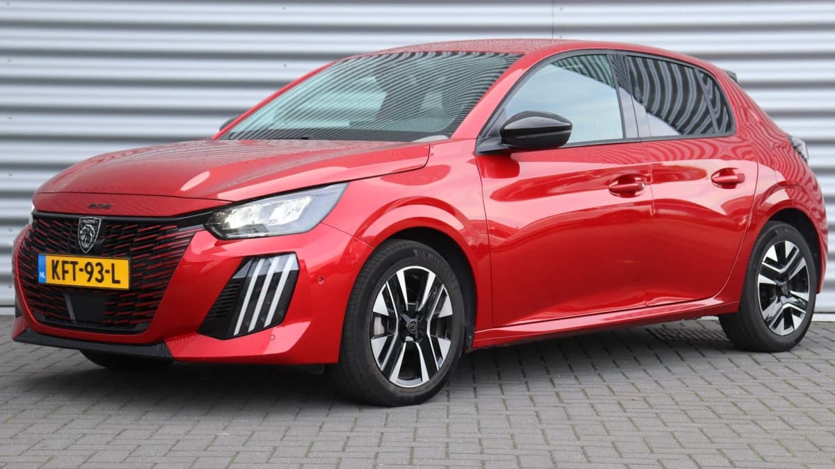 Peugeot 208 — foto 1