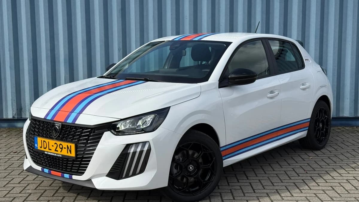 Peugeot 208 — foto 1