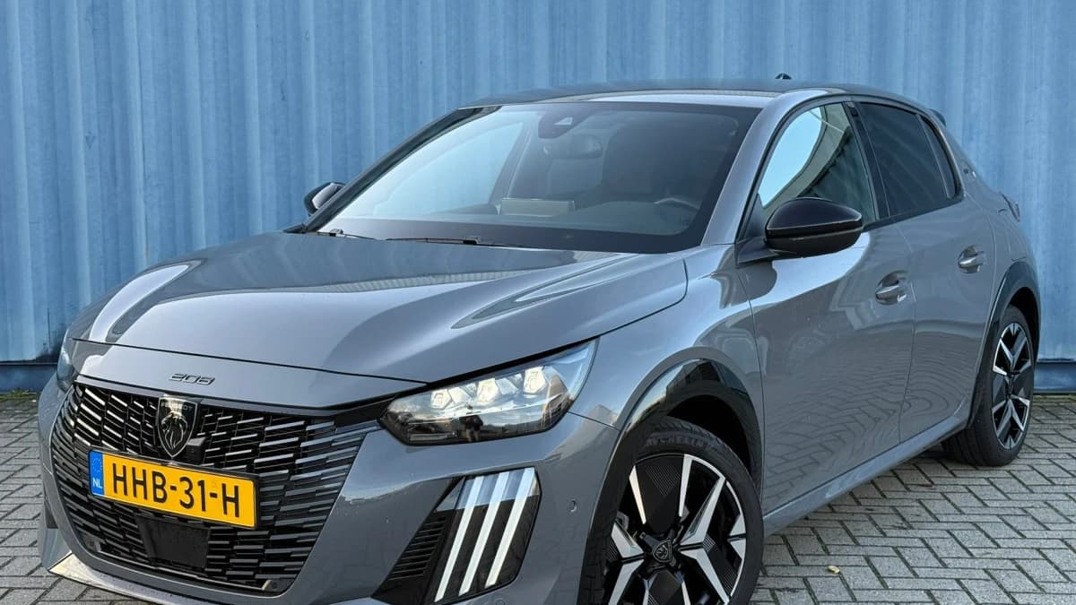 Peugeot 208 — foto 1