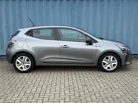Renault Clio thumbnail 6
