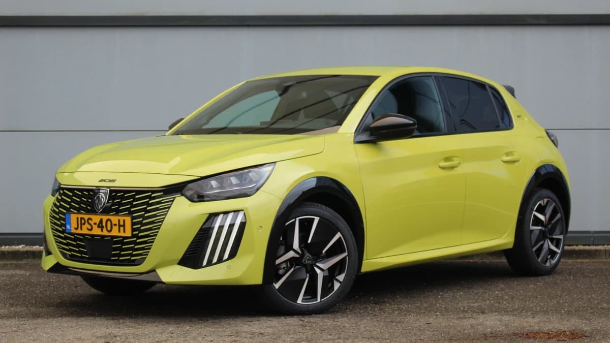 Peugeot 208 — foto 1
