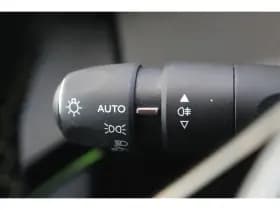 Peugeot e-208 thumbnail 23