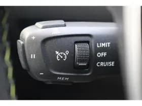 Peugeot e-208 thumbnail 24