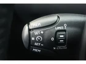 Peugeot e-208 thumbnail 15