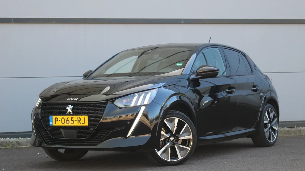 Peugeot e-208 — foto 1