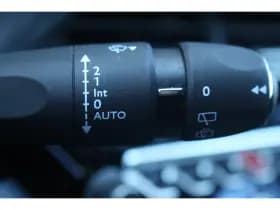 Peugeot e-208 thumbnail 18