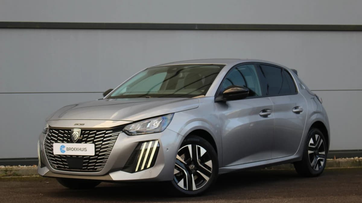 Peugeot 208 — foto 1